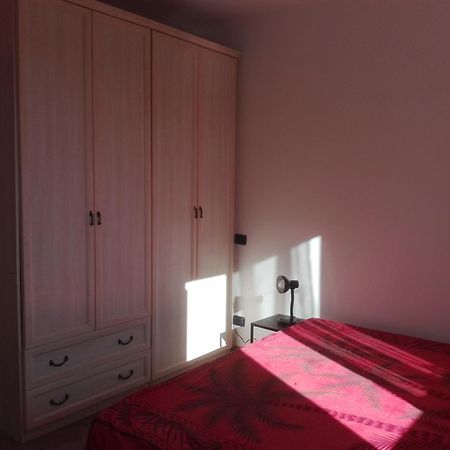 Appartement A Santy'S House 1Piano-No Lift-Shuttle A Pagamento-Raggiungibile A Piedi Aeroporto-Fermata Bus Fiera Di Roma A 3 Minuti-Air Condiz Ed Extra Bed For A Fee A Pagamento à Fiumicino Extérieur photo