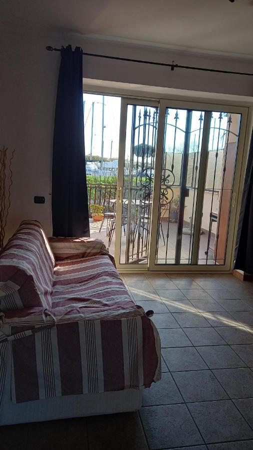 Appartement A Santy'S House 1Piano-No Lift-Shuttle A Pagamento-Raggiungibile A Piedi Aeroporto-Fermata Bus Fiera Di Roma A 3 Minuti-Air Condiz Ed Extra Bed For A Fee A Pagamento à Fiumicino Extérieur photo