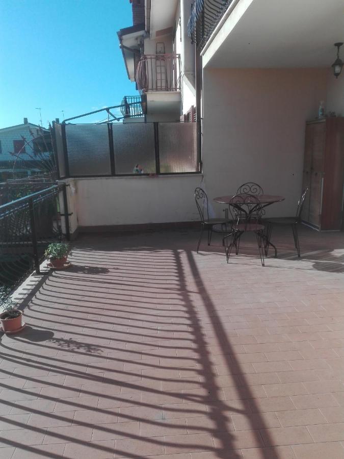 Appartement A Santy'S House 1Piano-No Lift-Shuttle A Pagamento-Raggiungibile A Piedi Aeroporto-Fermata Bus Fiera Di Roma A 3 Minuti-Air Condiz Ed Extra Bed For A Fee A Pagamento à Fiumicino Extérieur photo