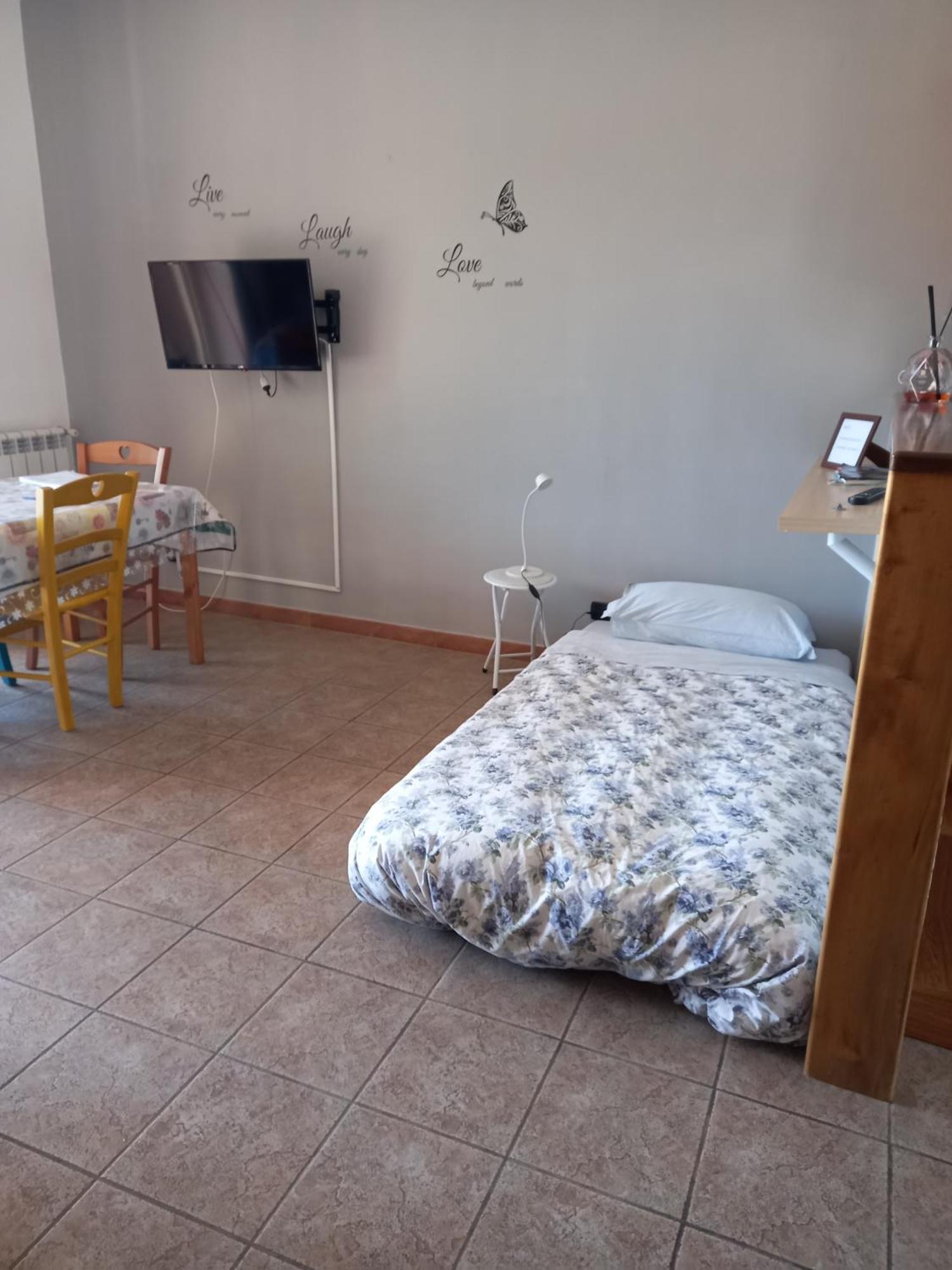 Appartement A Santy'S House 1Piano-No Lift-Shuttle A Pagamento-Raggiungibile A Piedi Aeroporto-Fermata Bus Fiera Di Roma A 3 Minuti-Air Condiz Ed Extra Bed For A Fee A Pagamento à Fiumicino Extérieur photo